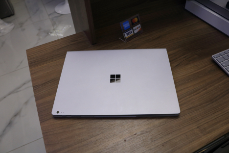 Surface Book 2 ( 15 inch ) ( i7/16GB/512GB ) 4